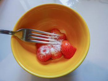 Aromatisez vos glaçons avec les fruits de l'été