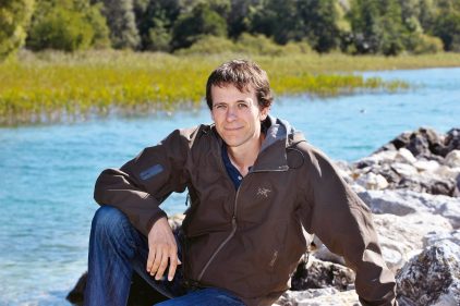 Julien Perrot fait découvrir les canards du lac aux enfants - La Salamandre