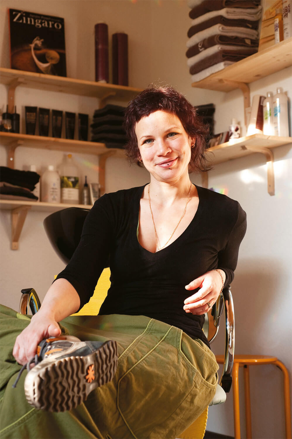 Cheveux de bataille d'une coiffeuse au naturel