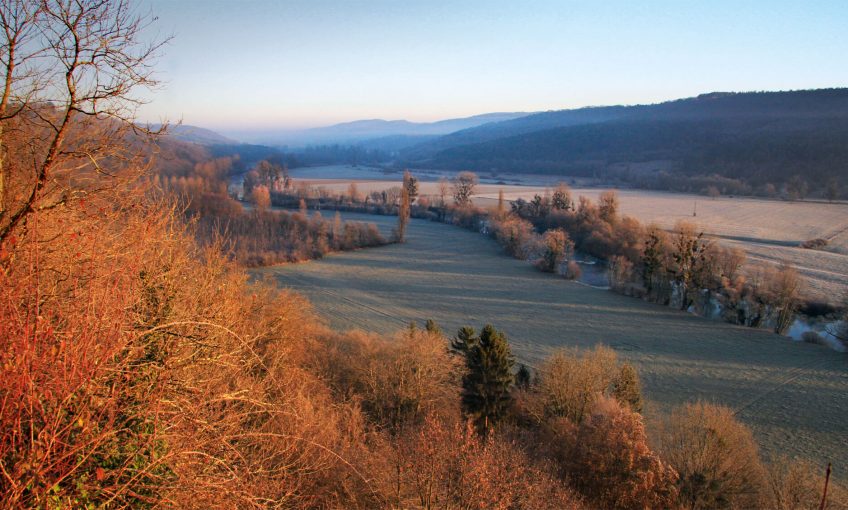 Balade au bord de la Loue - La Salamandre La moyenne vallée de la Loue paysage