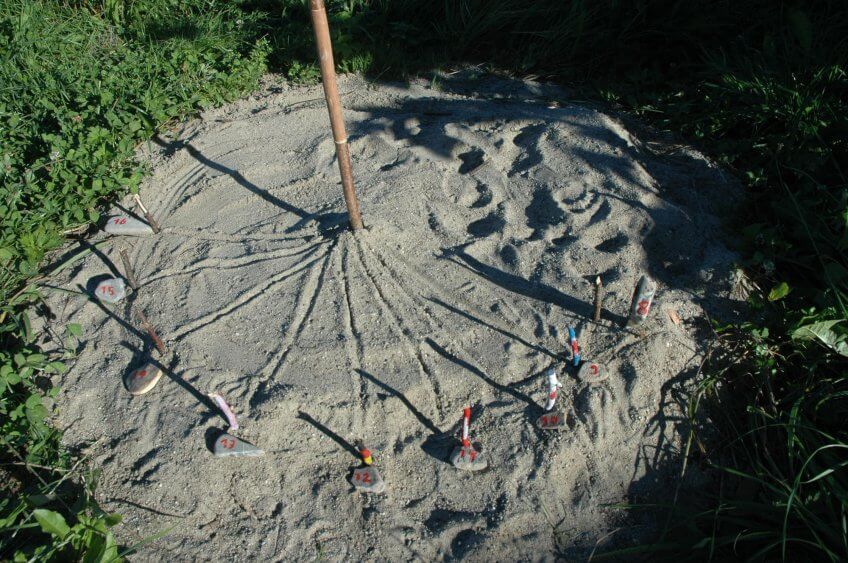 Un cadran solaire réalisé par des enfants.