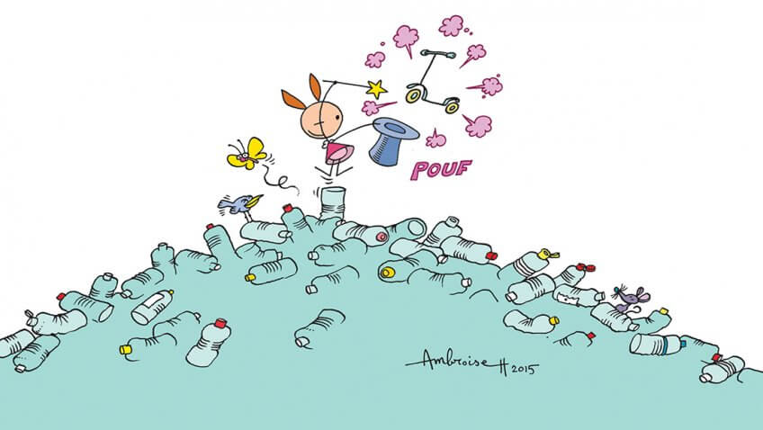 Illustration de Myrtille sur un tas de bouteilles plastiques recyclables