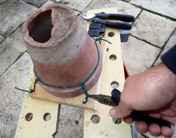 Fabriquez un nichoir à rougegorge avec un pot de fleur