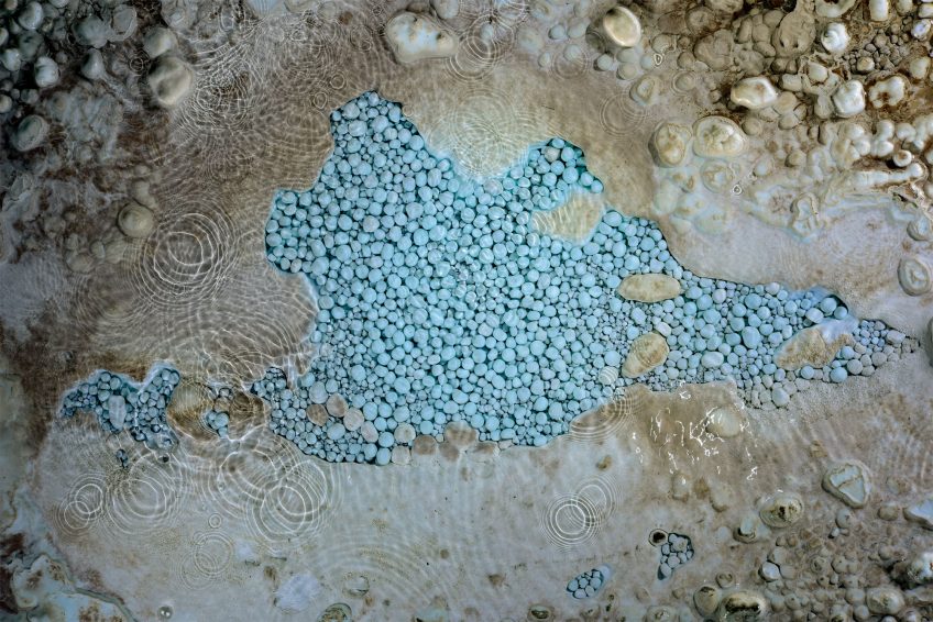 Les perles des cavernes vus par les spéléologues photographes Philippe Crochet et Annie Guiraud