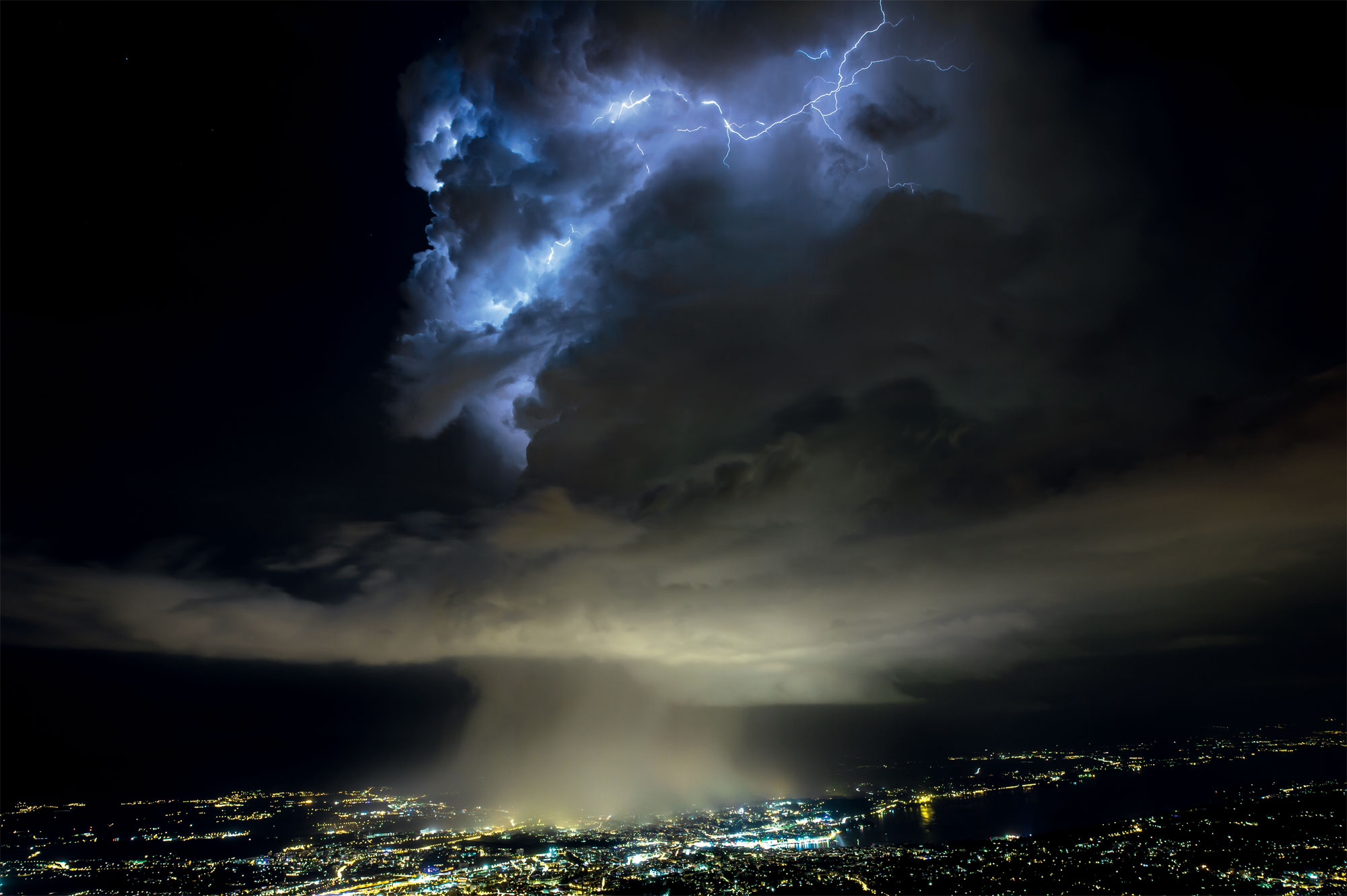 Dean Gill, photographe et chasseur d’orages suisse