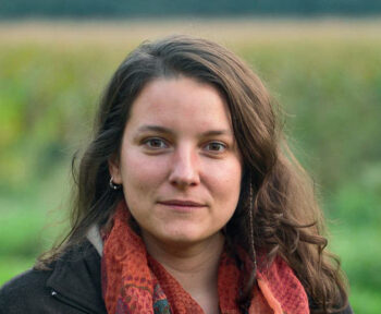 Sarah Guillocheau Ingénieure indépendante spécialisée dans l’écologie des vers de terre, basée en Bretagne.